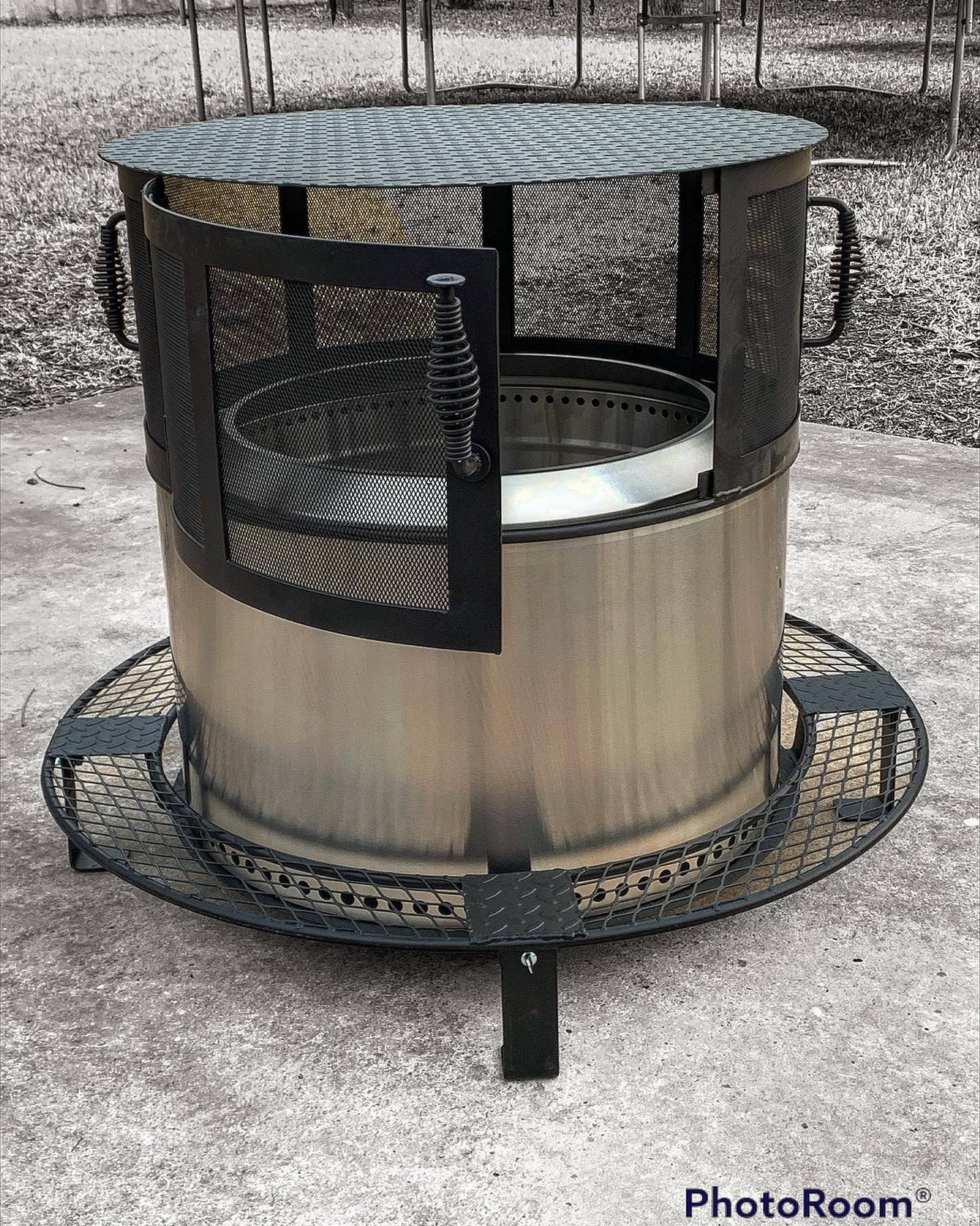 Amistad Fire Pit Spark Arrestor Heat Deflector SLST Amistad Grill Co.