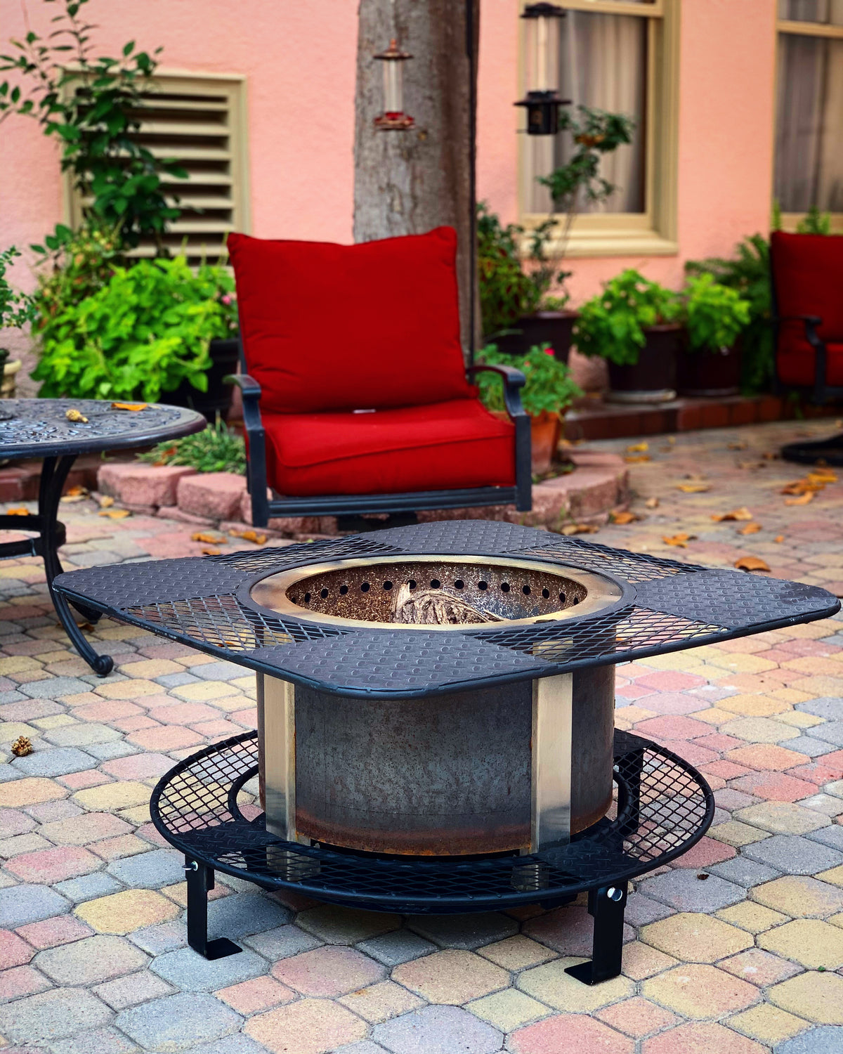 Fire Pit Base with Foot Rest - ROUND– Amistad Grill Co.